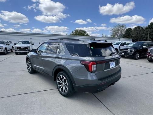Carbonized Gray Metallic 2026 Ford Explorer ST-Line