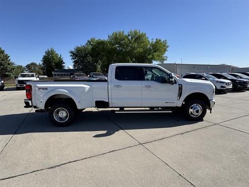 Star White Metallic Tri-Coat 2026 Ford F-350 Lariat