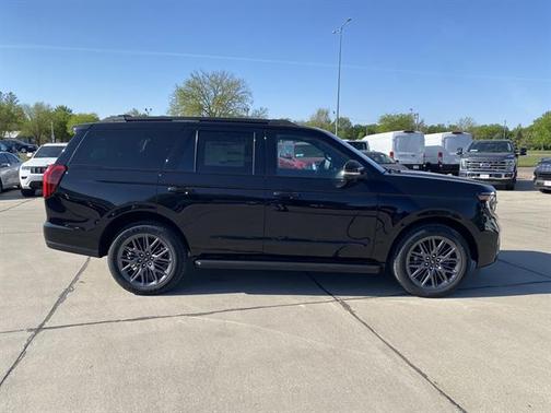 Agate Black Metallic 2026 Ford Expedition Platinum