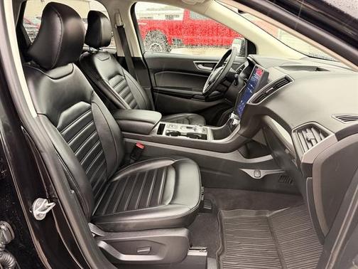 Agate Black Metallic 2024 Ford Edge SEL