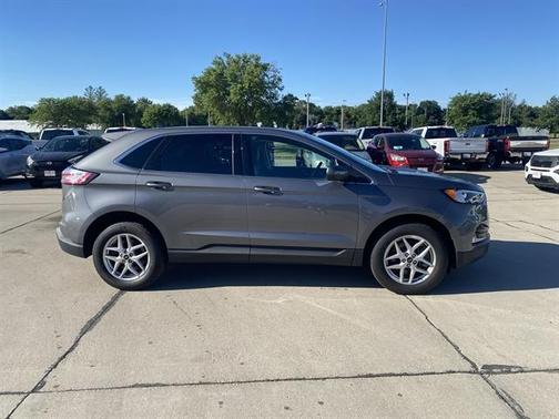 Carbonized Gray Metallic 2024 Ford Edge SEL