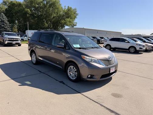 Predawn Gray Mica 2013 Toyota Sienna XLE