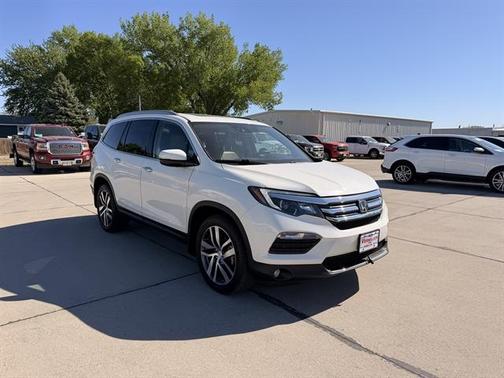White Diamond Pearl 2018 Honda Pilot Elite