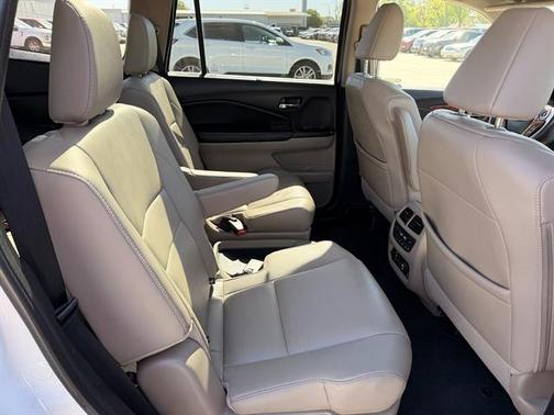 White Diamond Pearl 2018 Honda Pilot Elite