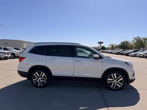 White Diamond Pearl 2018 Honda Pilot Elite