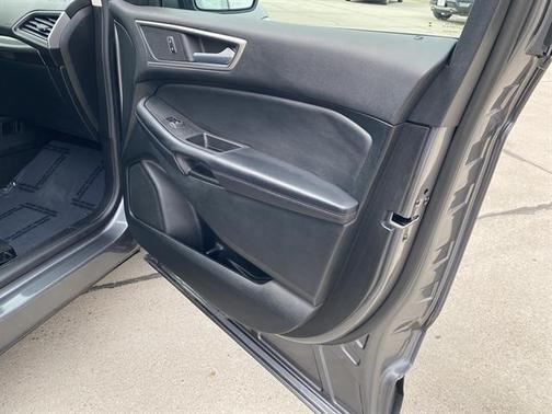 Carbonized Gray Metallic 2023 Ford Edge SEL
