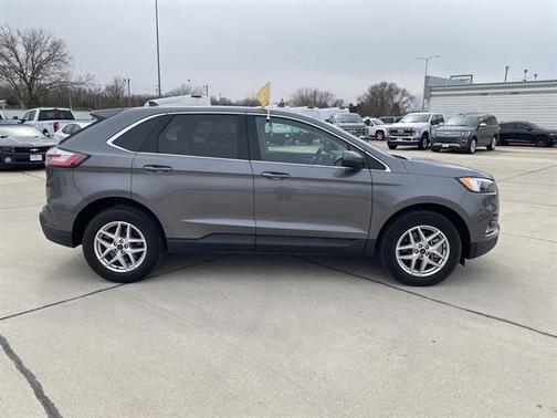 Carbonized Gray Metallic 2023 Ford Edge SEL
