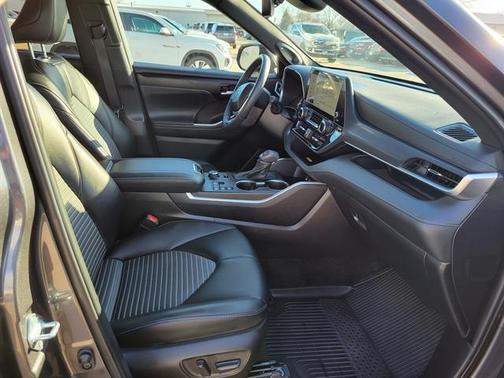 2024 Toyota Highlander XSE