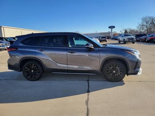 2024 Toyota Highlander XSE