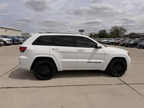 Bright White Clearcoat 2020 Jeep Grand Cherokee Altitude