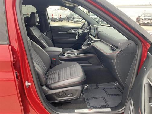 Rapid Red Metallic Tinted Clearcoat 2025 Ford Explorer ST-Line