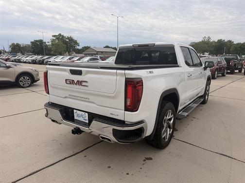 White Frost Tricoat 2022 GMC Sierra 1500 SLT