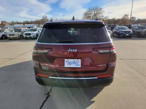 2022 Jeep Grand Cherokee L Laredo