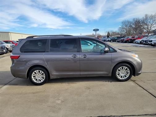 2015 Toyota Sienna XLE