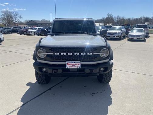 Avalanche Gray 2026 Ford Bronco Badlands