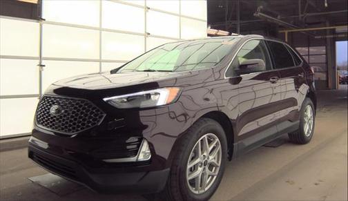 Burgundy Velvet Metallic Tinted Clearcoat 2024 Ford Edge SEL