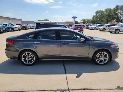 2020 Ford Fusion SEL