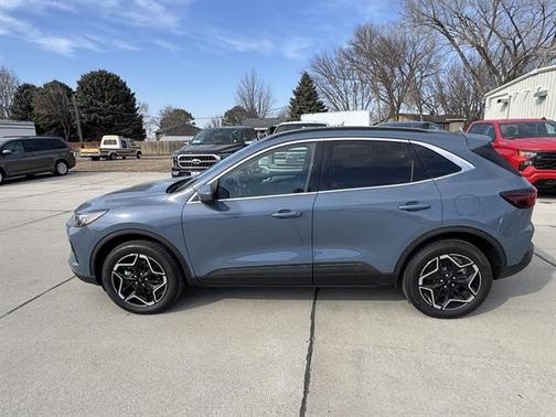 2026 Ford Escape Platinum