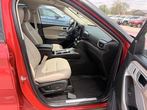 Rapid Red Metallic Tinted Clearcoat 2023 Ford Explorer Limited