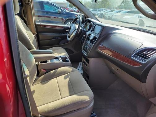 2011 Chrysler Town & Country Touring
