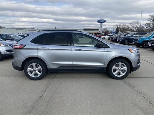 Silver Metallic 2023 Ford Edge SE