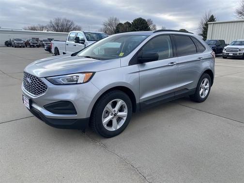 Silver Metallic 2023 Ford Edge SE