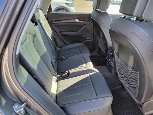 2024 Audi Q5 45 S line Premium