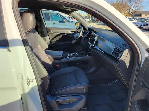 2025 Volkswagen Atlas Cross Sport 2.0T SE w/Technology 4MOTION