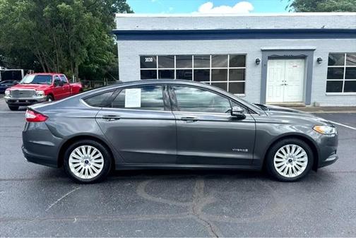 2016 Ford Fusion Hybrid SE
