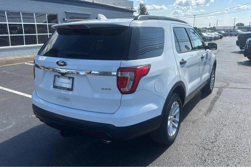 2016 Ford Explorer Base