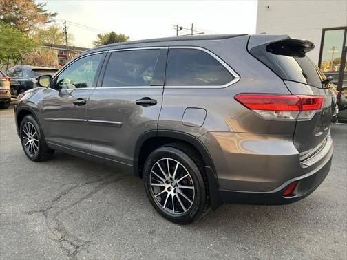 2017 Toyota Highlander SE