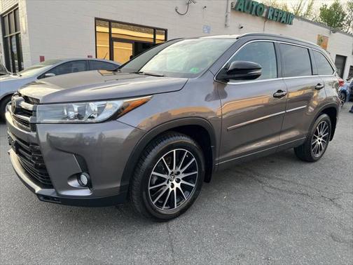 2017 Toyota Highlander SE