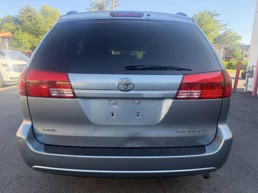 Blue 2005 Toyota Sienna XLE Limited
