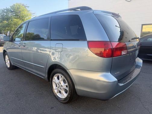 Blue 2005 Toyota Sienna XLE Limited
