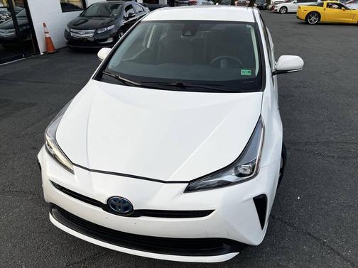 2022 Toyota Prius LE
