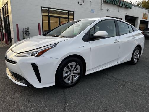 2022 Toyota Prius LE