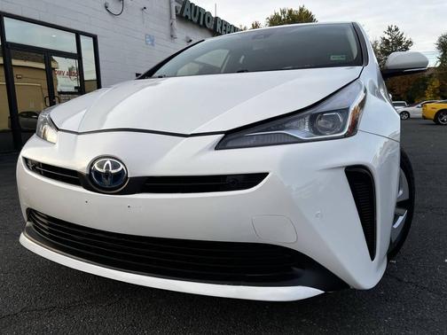2022 Toyota Prius LE