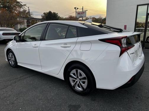 2022 Toyota Prius LE