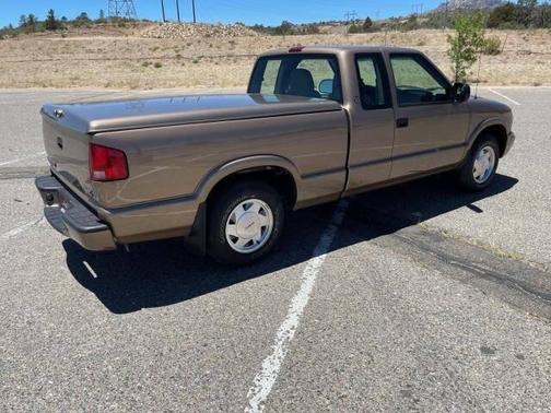 1999 GMC Sonoma SL 2dr Standard Cab LB