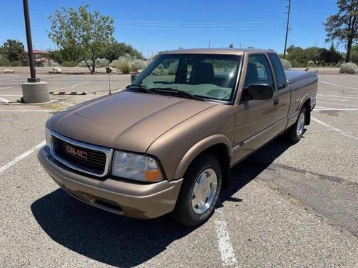 1999 GMC Sonoma SL 2dr Standard Cab LB