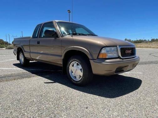 1999 GMC Sonoma SL 2dr Standard Cab LB