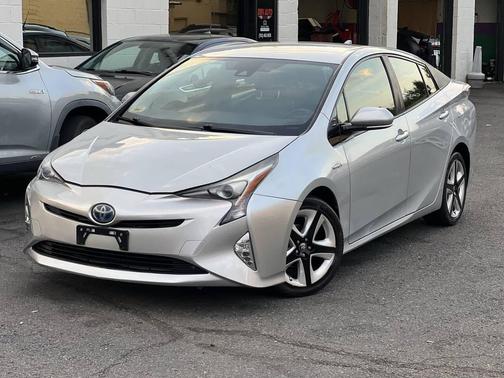 2016 Toyota Prius Four Touring