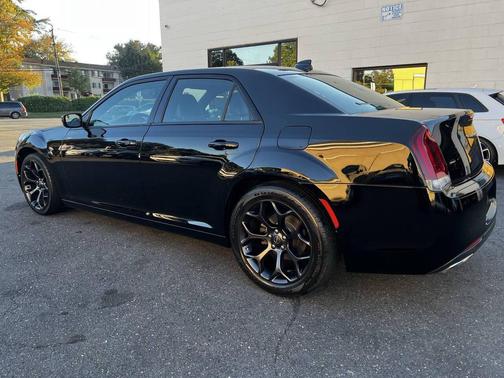 2019 Chrysler 300 S
