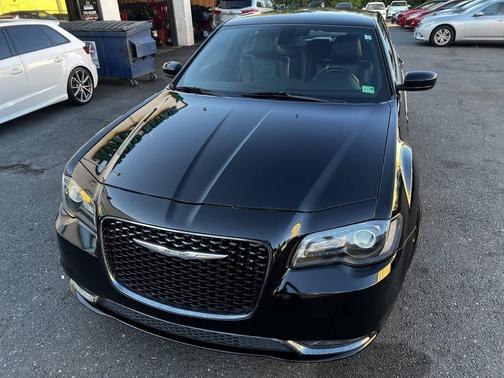 2019 Chrysler 300 S