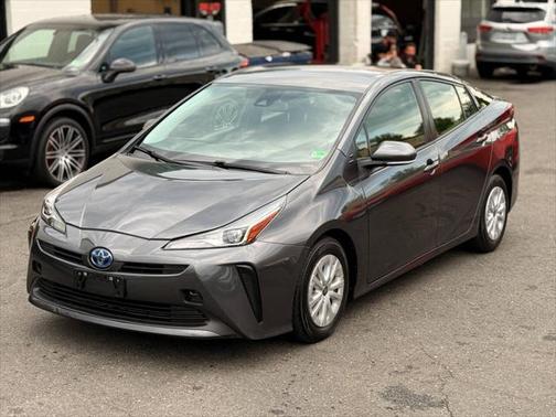 2022 Toyota Prius LE