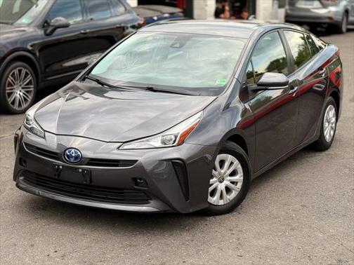 2022 Toyota Prius LE