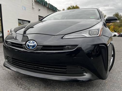 2022 Toyota Prius LE