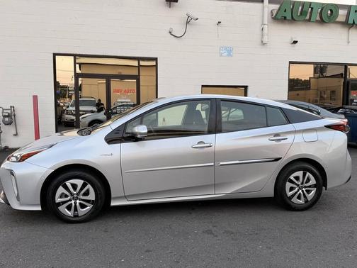 2019 Toyota Prius LE