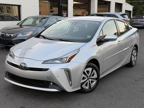 2019 Toyota Prius LE