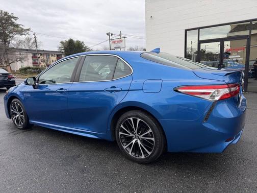 2020 Toyota Camry SE